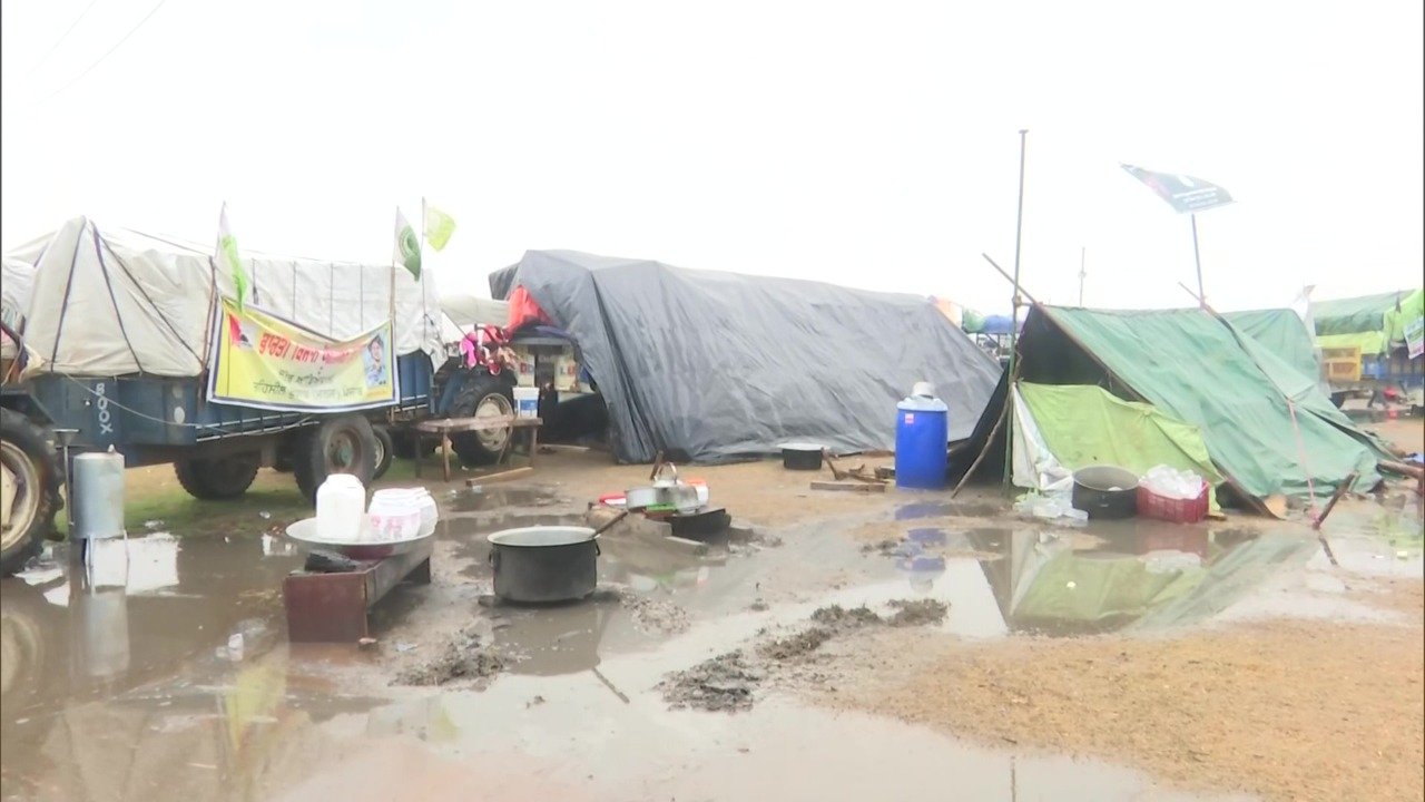 Heavy rains add to woes of farmers protesting at Delhi borders