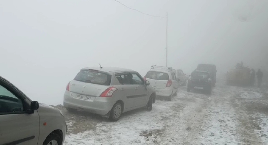 India Meteorological Department has predicted that heavy snowfall may occur in higher reaches of the State tomorrow