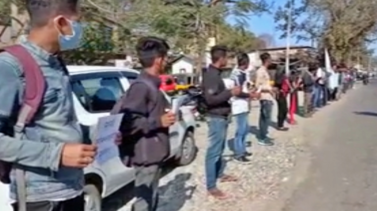 human chain by AASU at Chabua