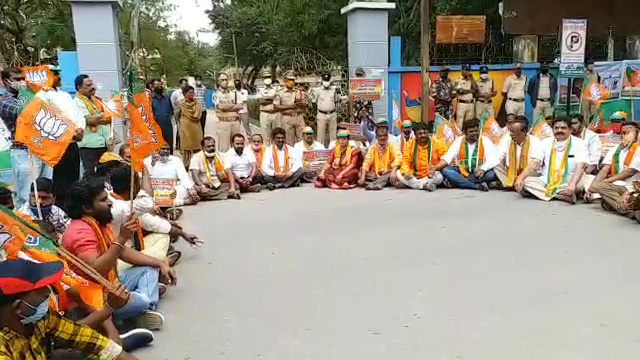 protests against attacks on temples