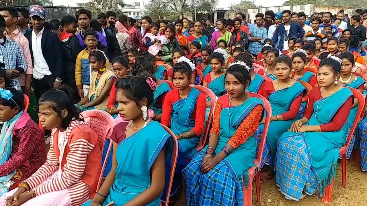 People of tribal society celebrating Sohray festival in Dumka