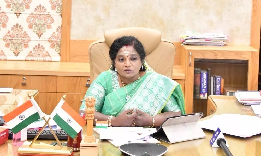 https://etvbharatimages.akamaized.net/etvbharat/prod-images/1019794-tamilisai-soundararajan_2906newsroom_1624949716_210.jpg