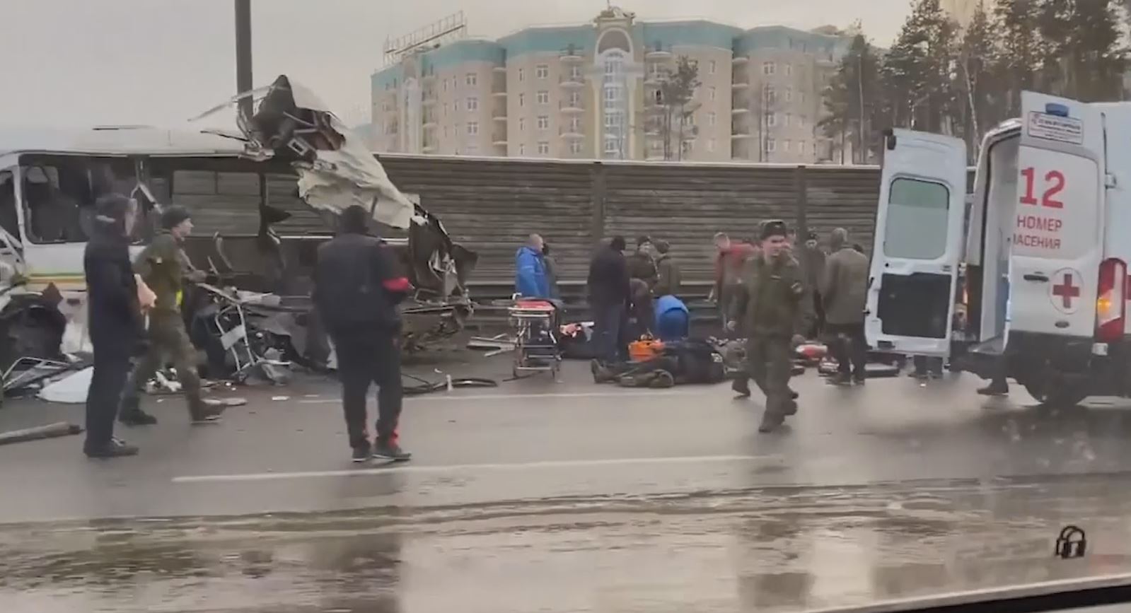 four russian soldiers die and 42 injured in road accident near moscow