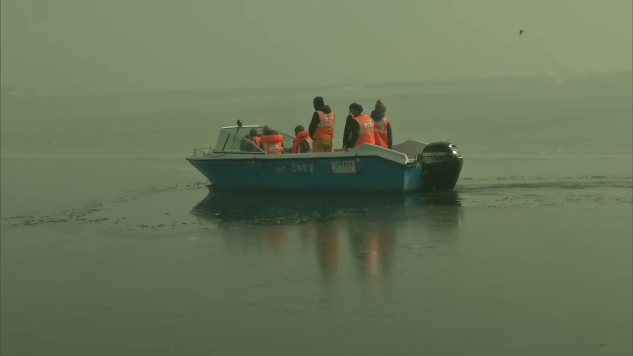 SDRF teams at dal lake