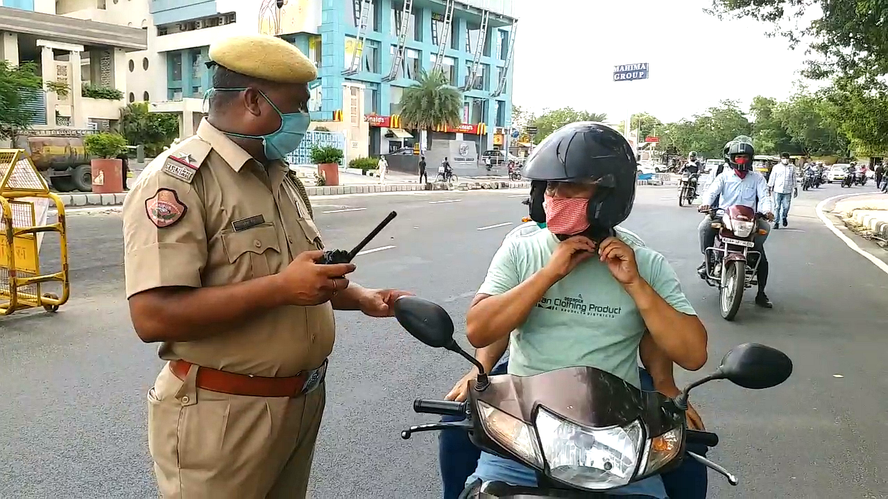 Police giving advice to use fog lights, प्रदेश में कोहरे में हादसों में जा रहीं जानें