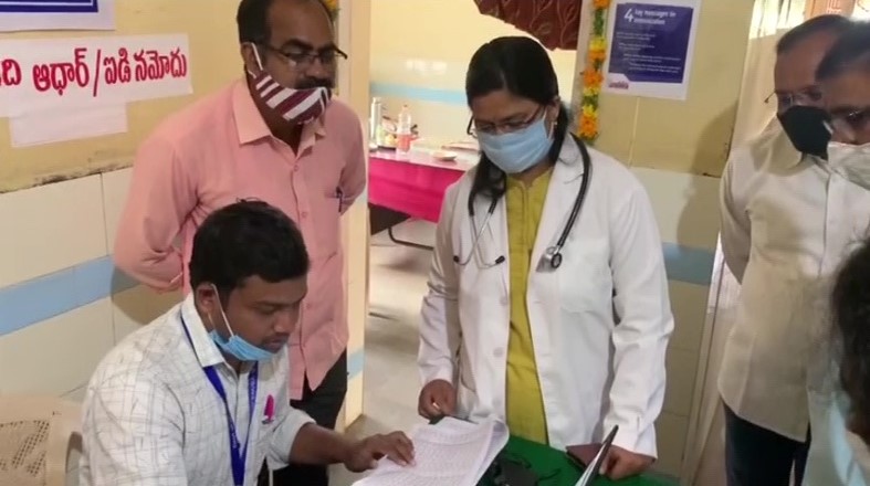 covid vaccination in bapulapadu