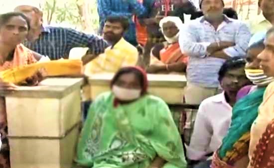 woman-clashes-with-doctors-at-tirupati-government-maternity-hospital