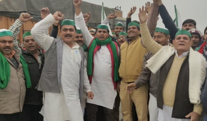 farmers protest at toll plaza in bulandshahr