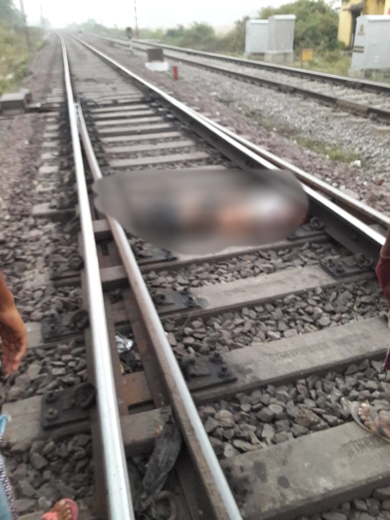 A young man committed suicide by jumping on a moving train