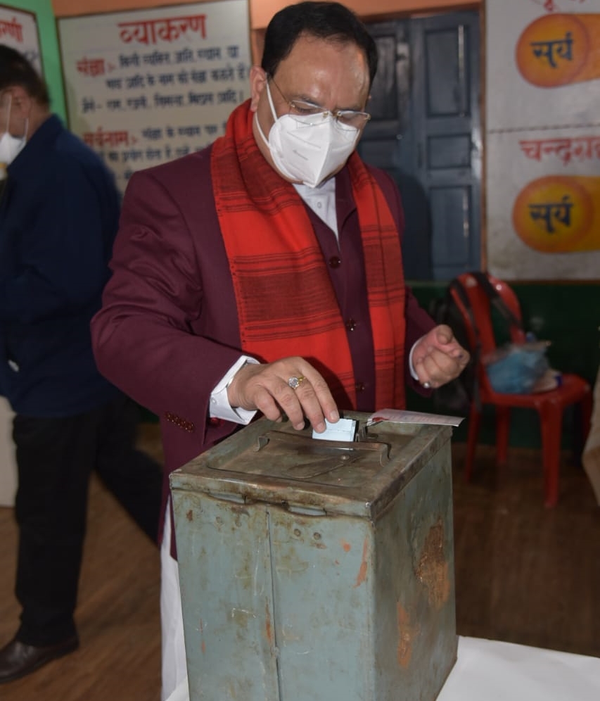 JP Nadda cast votes in Vijaypur Panchayat of Bilaspur with family