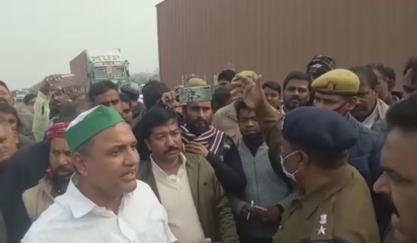 Police stopped farmers rally on Bihar-UP border