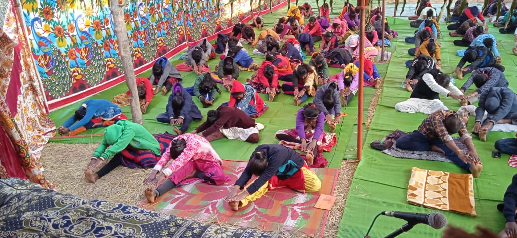 Members of Naxalite affected families should learn yoga