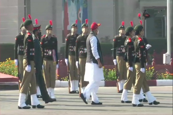 Defence-Minister-Rajnath-Singh-inspects-a-guard-of-honour-during-the-annual-NCC-Rally