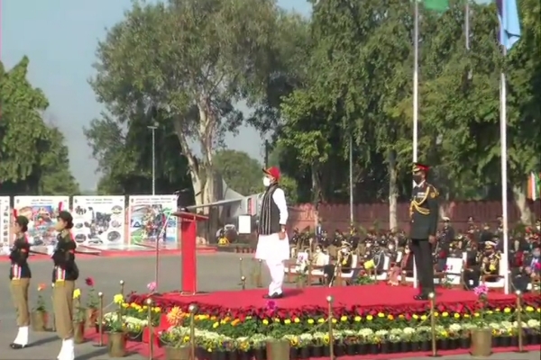 Defence-Minister-Rajnath-Singh-inspects-a-guard-of-honour-during-the-annual-NCC-Rally