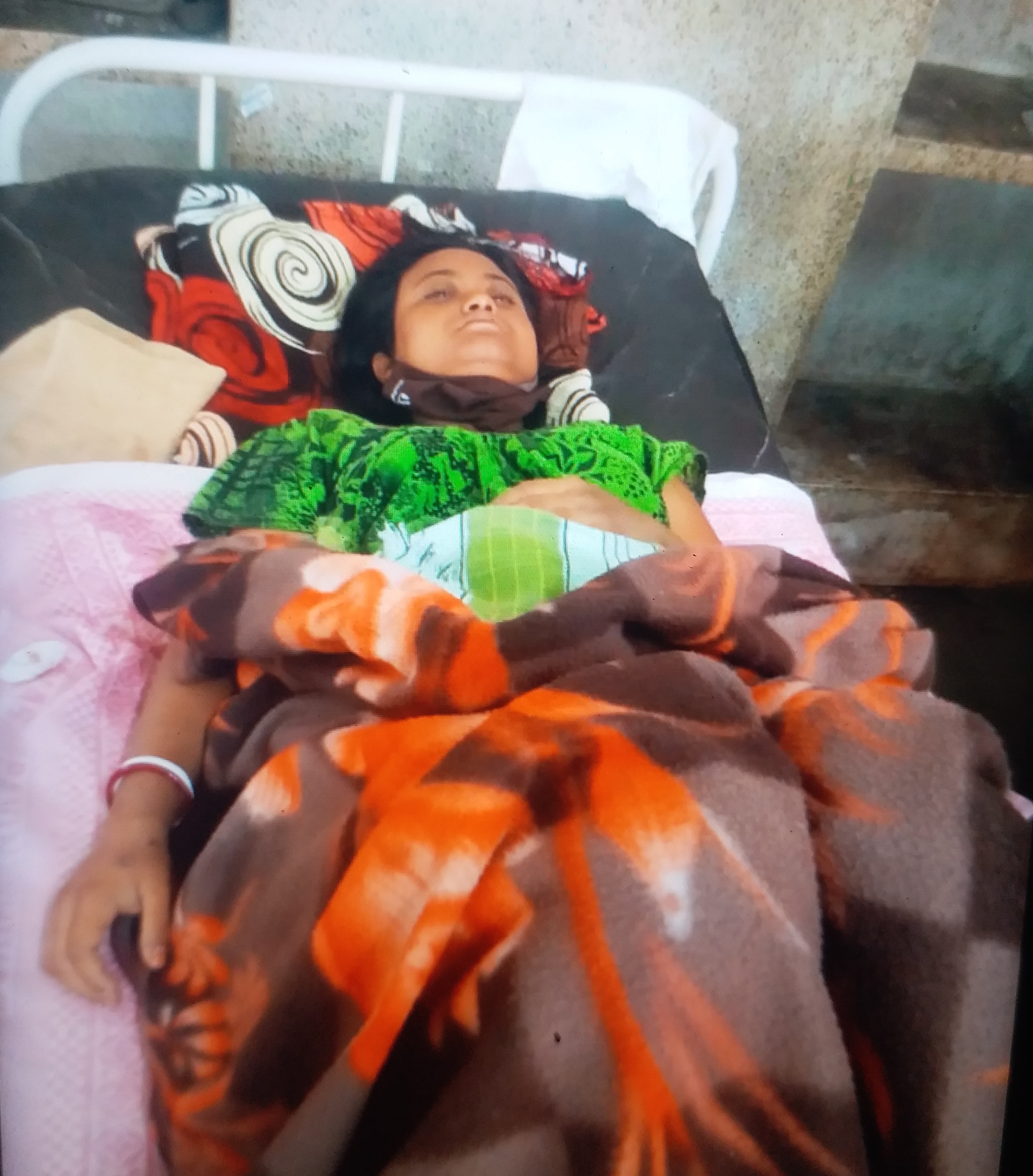 expiry-date-given-to-sline-woman-due-to-negligence-at-mekahara-hospital-in-raipur