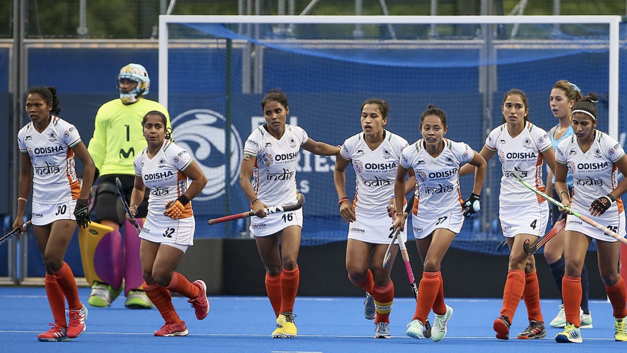 Indian women hockey team lost their first match against argentina