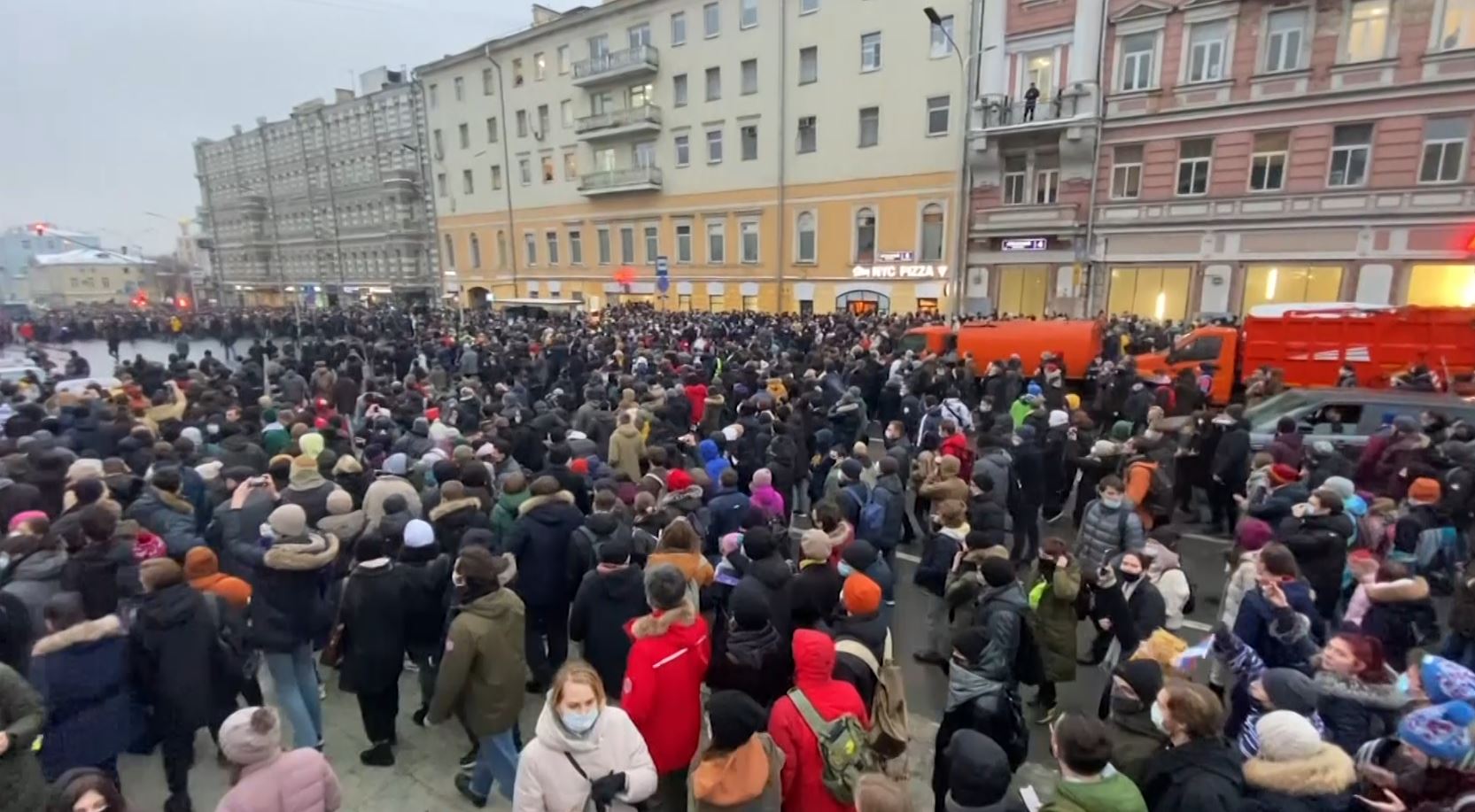 alexey navalny supporters clash with police in moscow, 3454 arrested