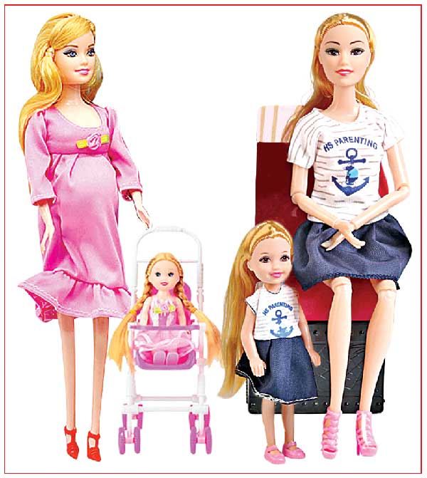 mother and daughter barbie dolls