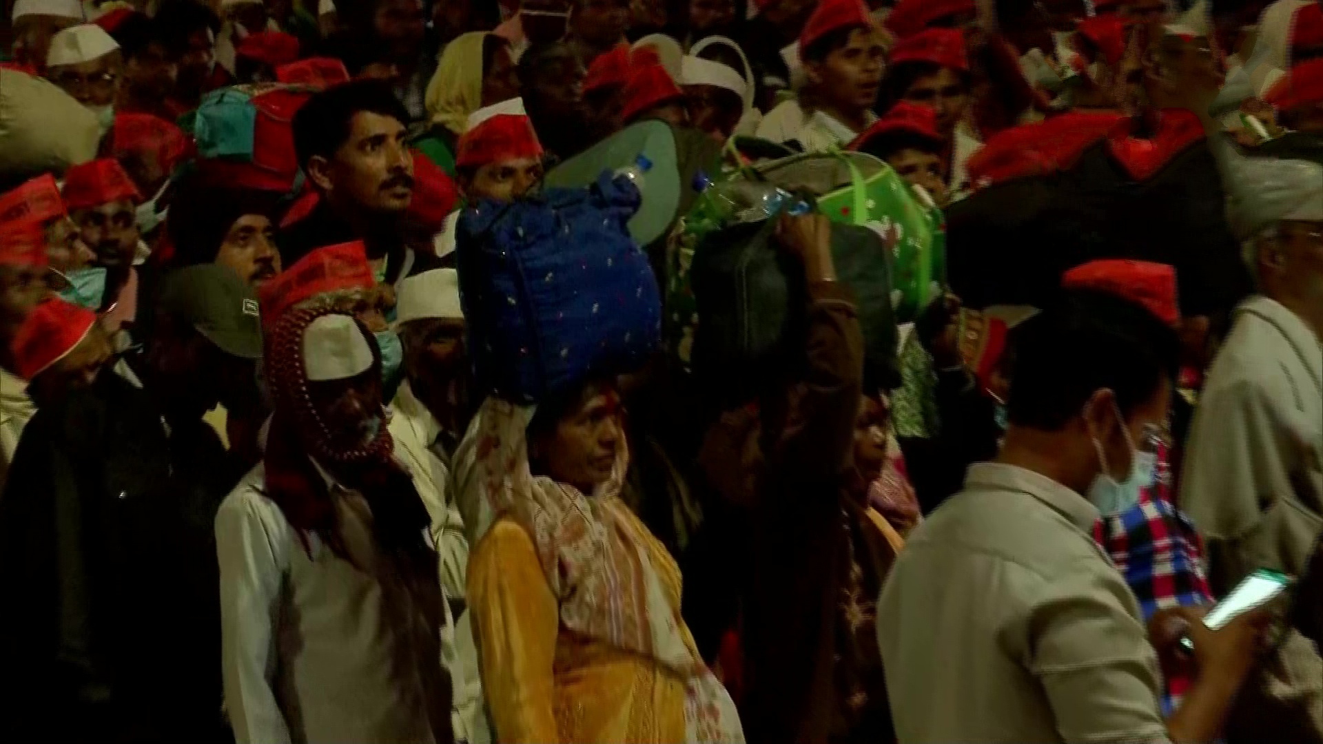 Maharashtra: Farmers from Nashik reach Azad Maidan in Mumbai.