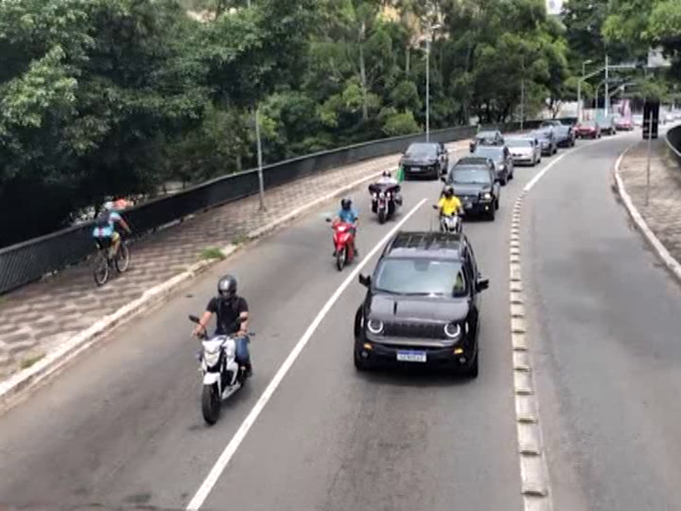 thousands-take-to-streets-protesting-brazils-bolsonaro