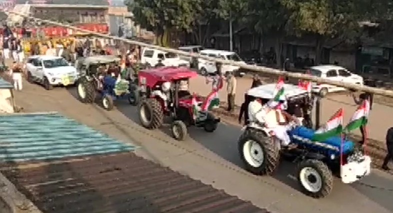 ಧನ್ಸಾ ಗಡಿಯಲ್ಲಿ ಟ್ರಾಕ್ಟರ್ ರ‍್ಯಾಲಿ  ಪ್ರಾರಂಭ