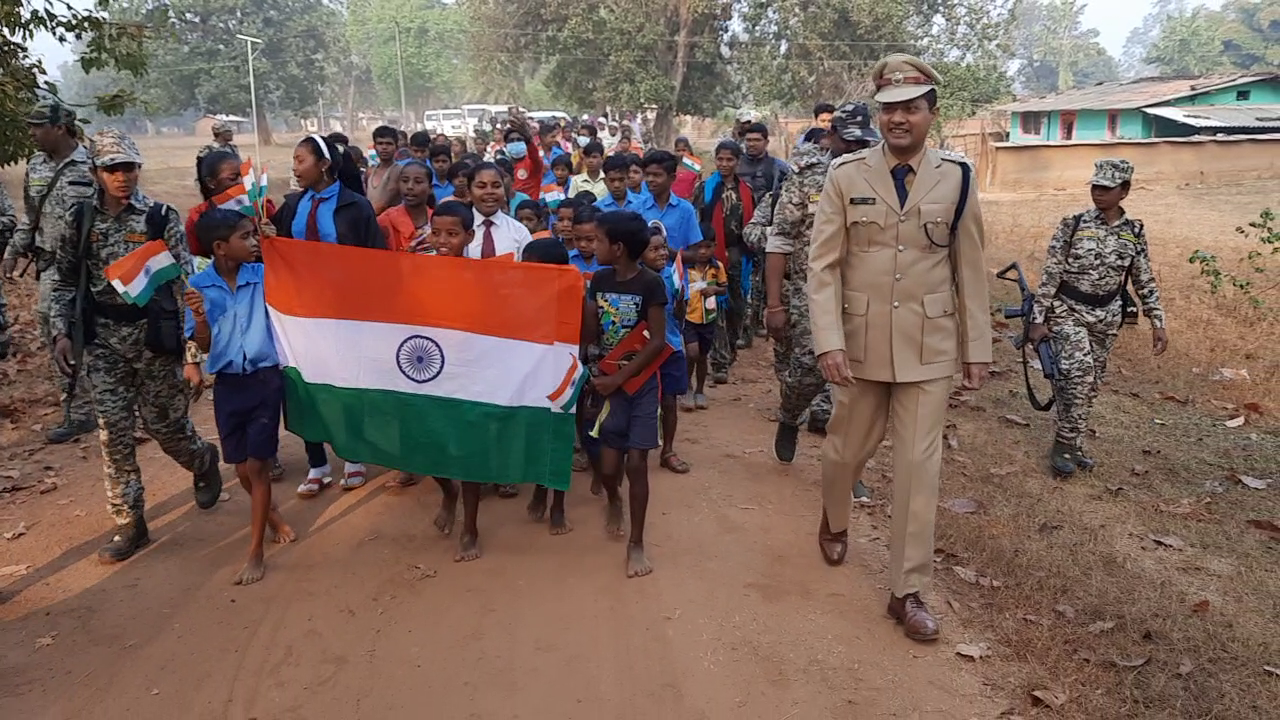 on-this-rupublic-day-tricolor-hoisted-in-pahurana-village-of-dantewada