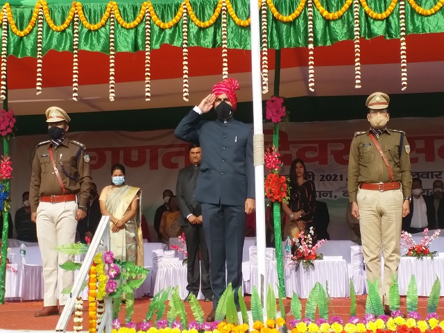 Republic Day celebration organized at Gandhi Maidan in Jamtara.