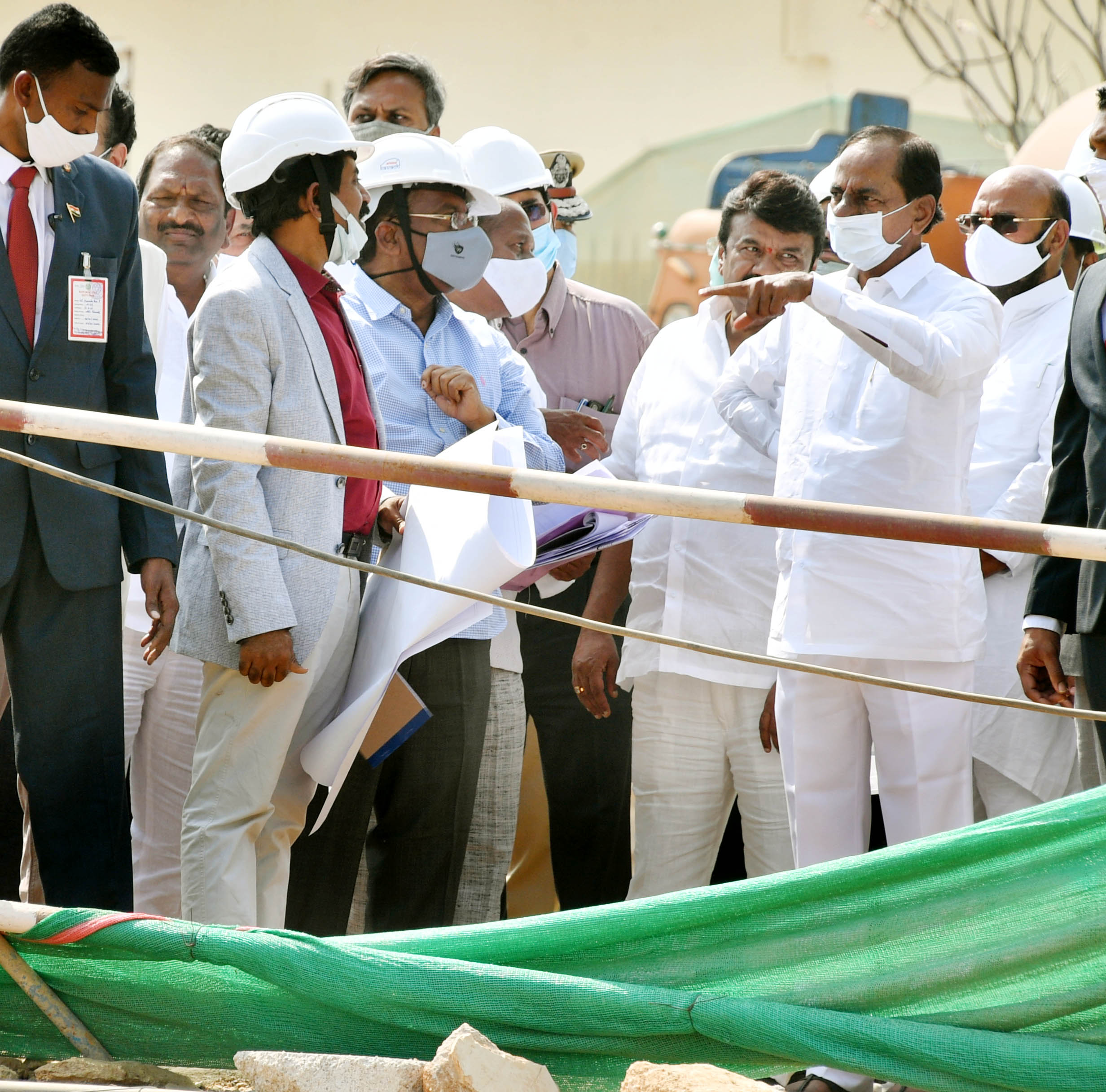 cm-kcr-inspected-the-construction-work-of-the-secretariat-in-hyderabad