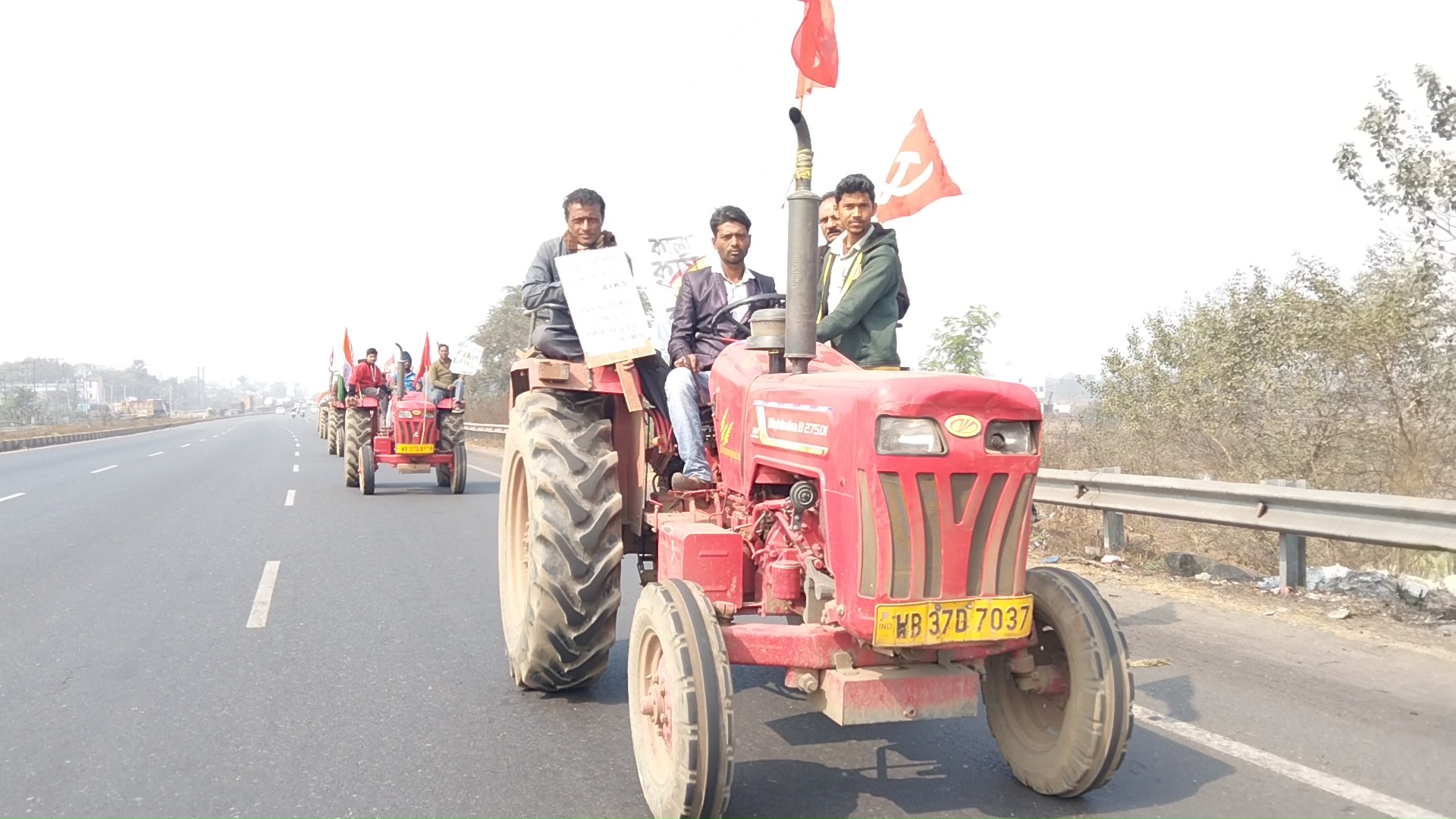 Farmers stage protest against the three agriculture laws in various states