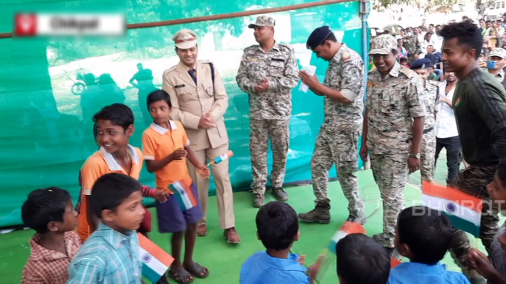 24-naxalites-surrender-during-republic-day-program-in-dantewada