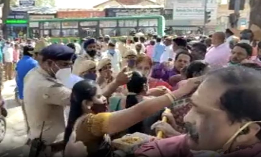 Sasikala supporters distributed sweets in celebration