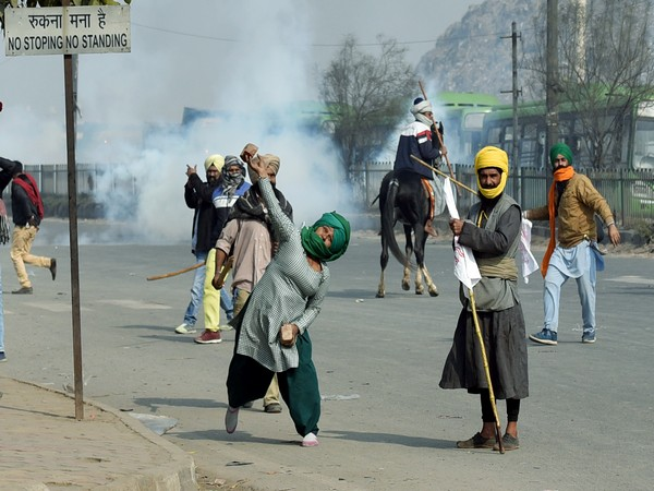 police files 22 firs' and 2 unions quit farmers' protest, a day after Delhi violence