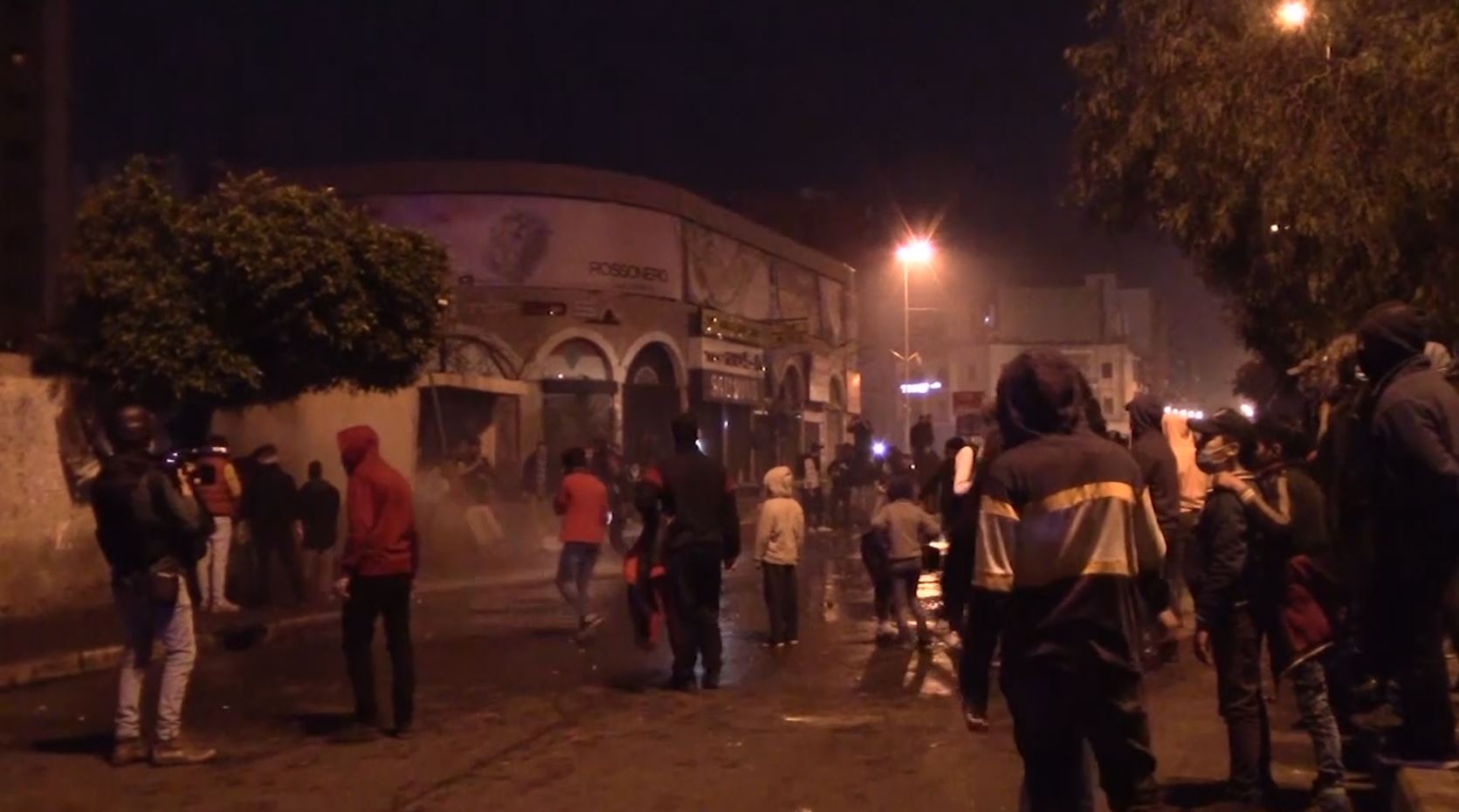 lebanon's lockdown clashes kill one, injured 220
