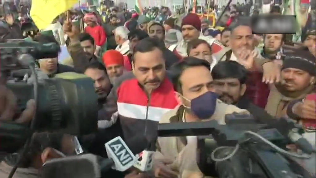 RLD leader Jayant Chaudhary arrives at Ghazipur border