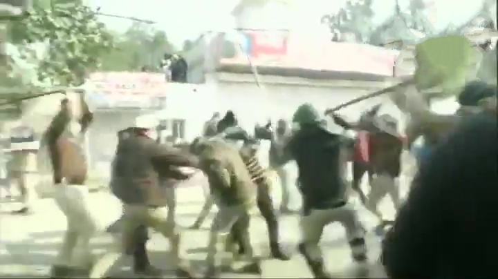 Singhu border witnesses violence, 'locals' clash with protesters