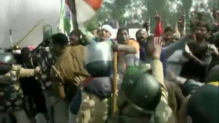 Singhu border witnesses violence, 'locals' clash with protesters