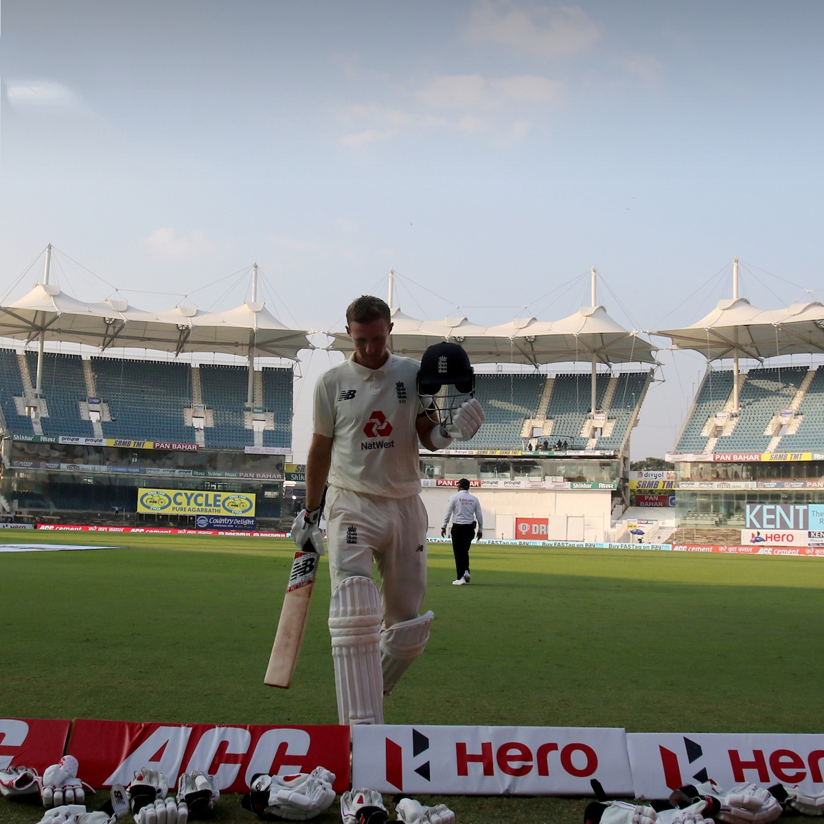 India vs England, 1st test, Day 2 Stumps: Root gets 200, visiters at 555/8