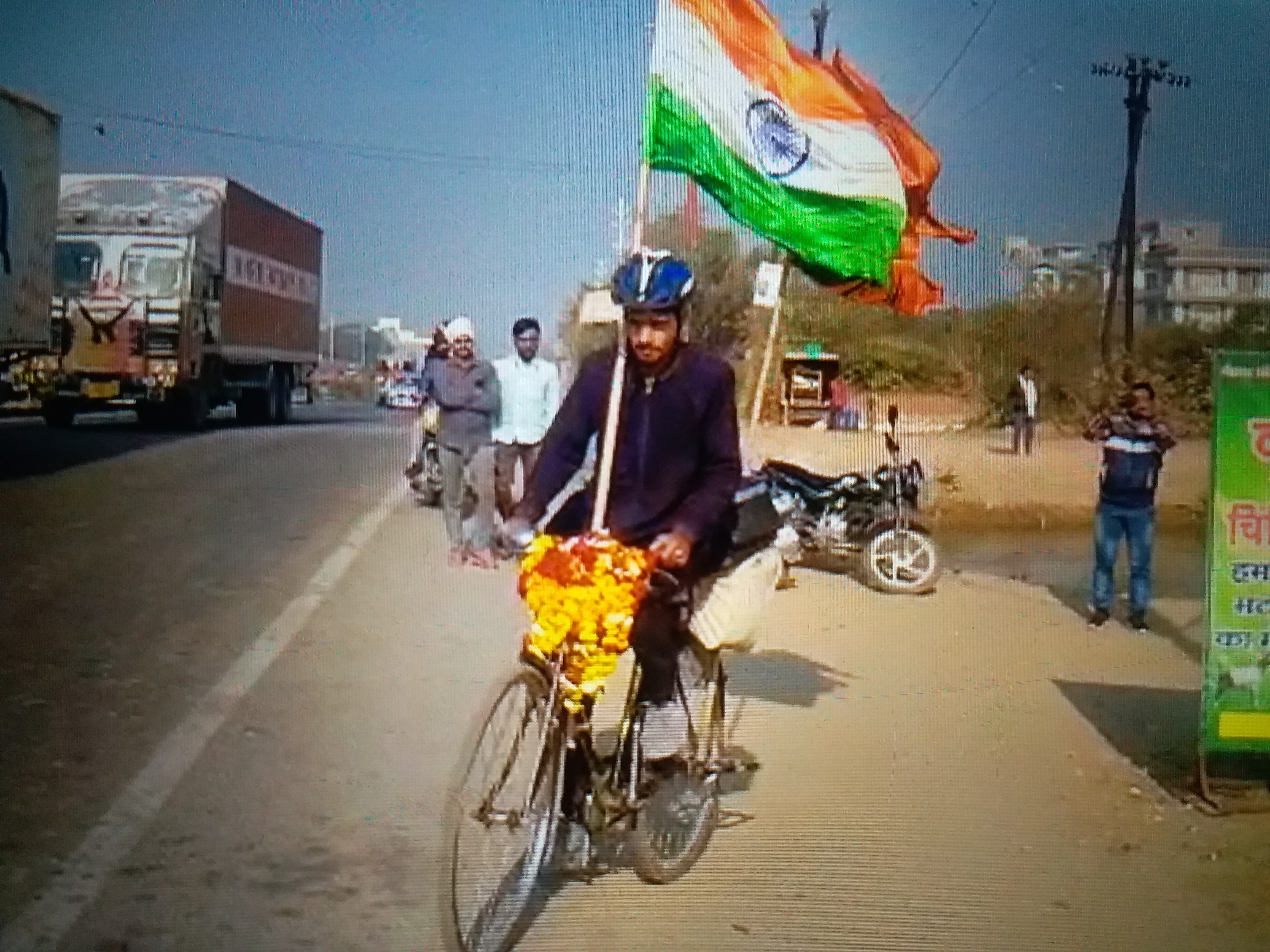 Govind arrived in Morena by cycling