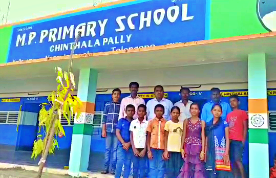 chinthalapalli-school-is-designed-like-a-train-to-attract-students