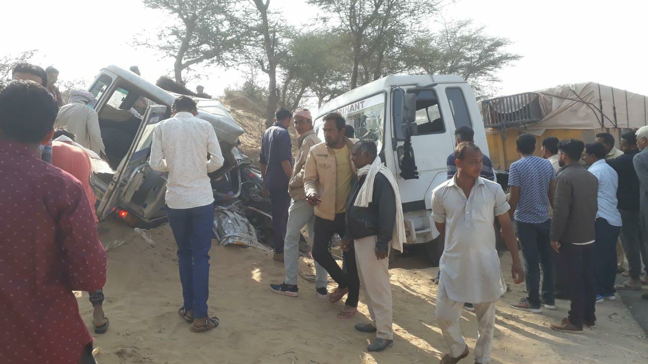 truck and jeep in Suratgarh, Suratgarh news, सड़क हादसा, सूरतगढ़ की खबर, हादसे की खबर, 6 लोगों की मौत