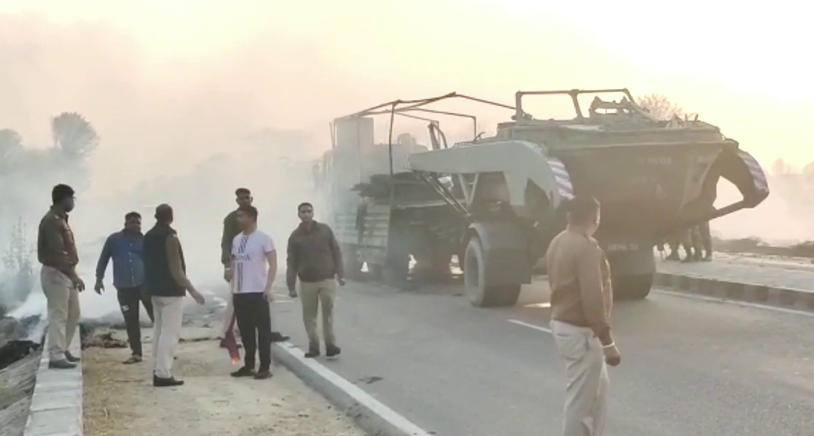 Army truck fire in Suratgarh,  Army truck burnt in Suratgarh of Sriganganagar, Incident near Suratgarh Rangmahal, Army truck caught fire