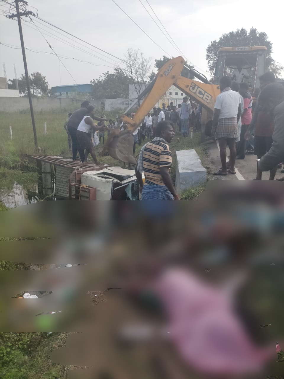 Five killed in road accident at tuticorin