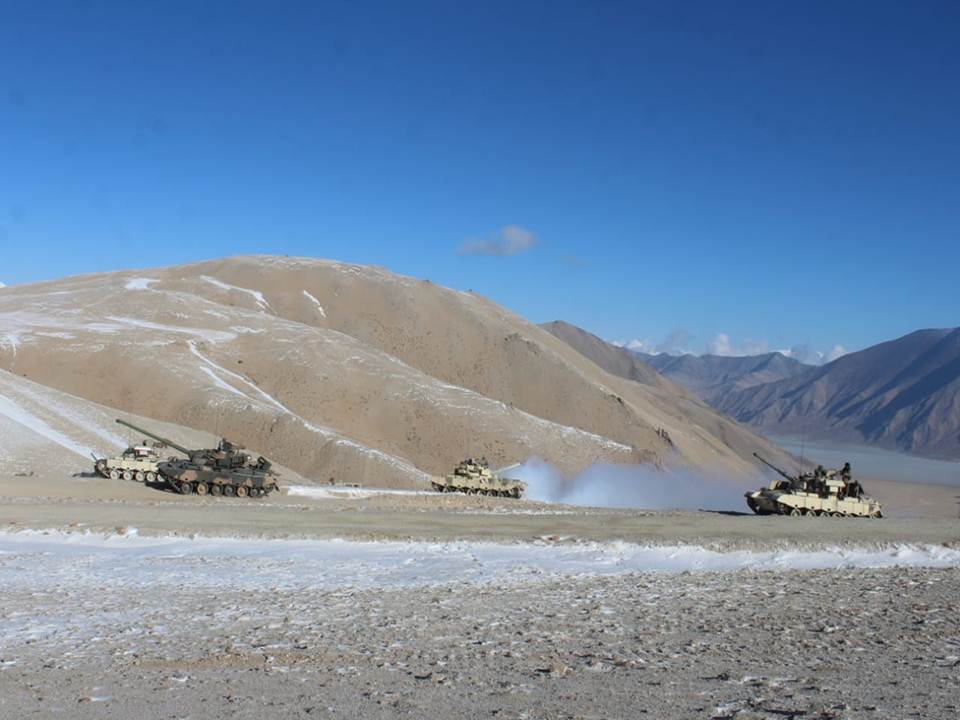 Indian and Chinese troops disengaging from Pangong lake  ഇന്ത്യ ചൈന അതിർത്തി തർക്കം  പാംഗോങ് തടാകം  സൈനിക പിന്മാറ്റം  ലഡാക്കിലെ സൈനിക പിന്മാറ്റം തുടരുന്നു  Pangong lake  Indian and Chinese troops disengaging  ladakh border dispute