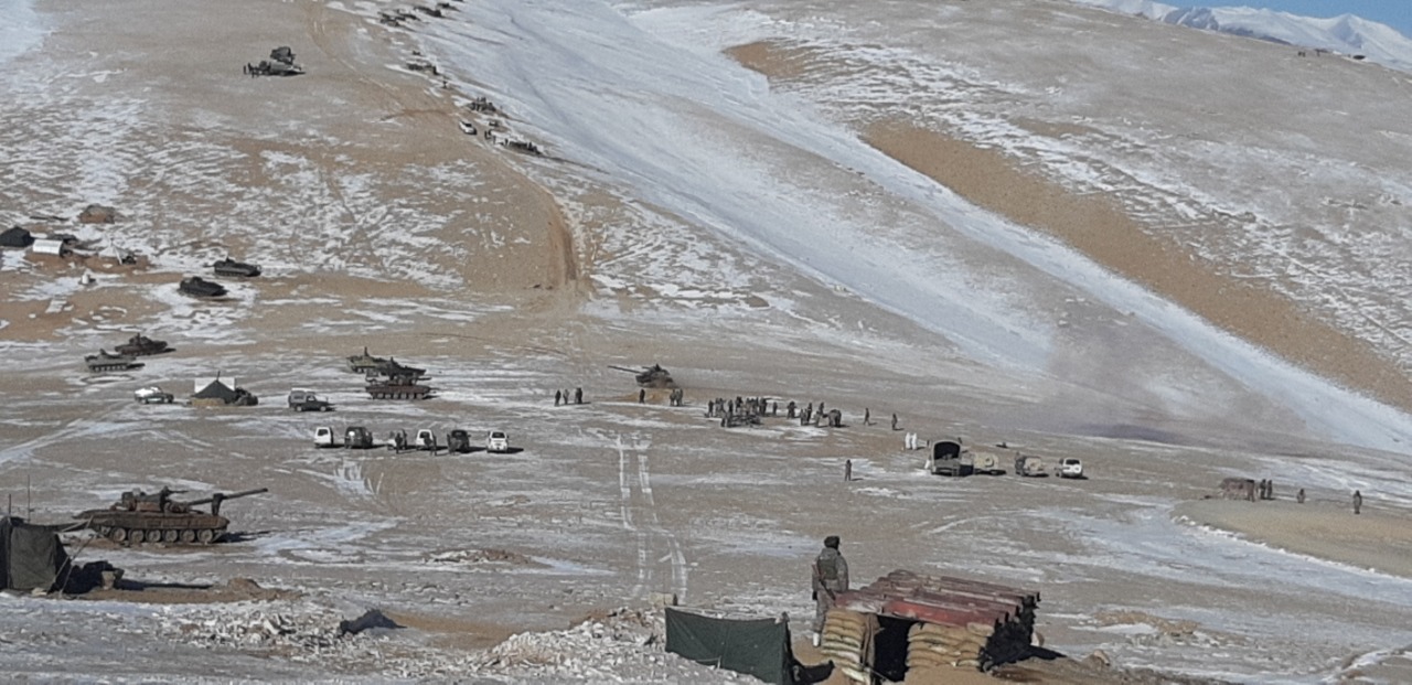 Indian and Chinese troops disengaging from Pangong lake  ഇന്ത്യ ചൈന അതിർത്തി തർക്കം  പാംഗോങ് തടാകം  സൈനിക പിന്മാറ്റം  ലഡാക്കിലെ സൈനിക പിന്മാറ്റം തുടരുന്നു  Pangong lake  Indian and Chinese troops disengaging  ladakh border dispute