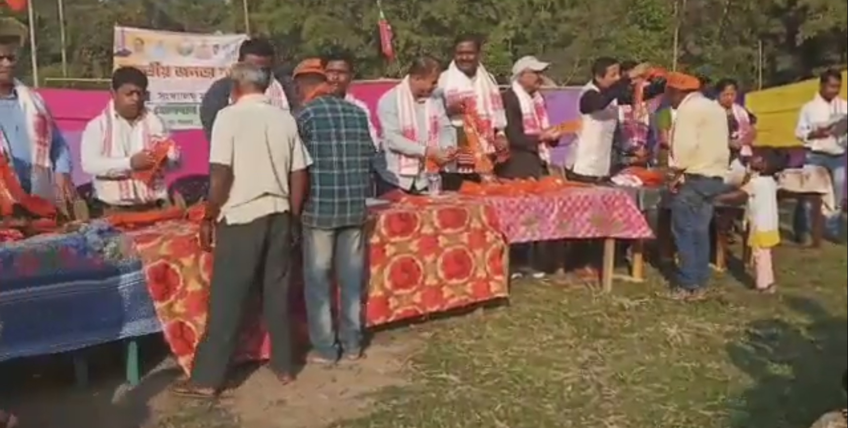 200 Minority People joining bjp in Teok