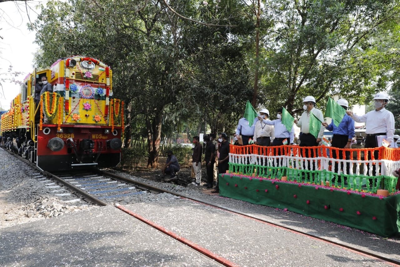 రాయనపాడు వ్యాగన్‌ వర్క్‌షాప్​లో దక్షిణ మధ్యరైల్వే జీఎం తనిఖీ