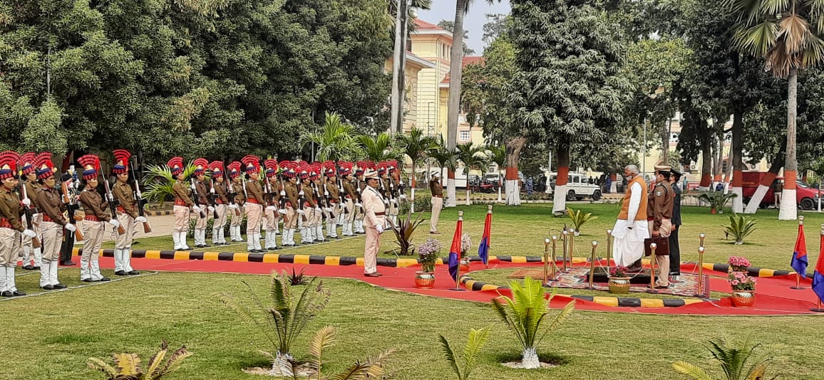 महिला बटालियन ने राज्यपाल का दिया गार्ड ऑफ ऑनर