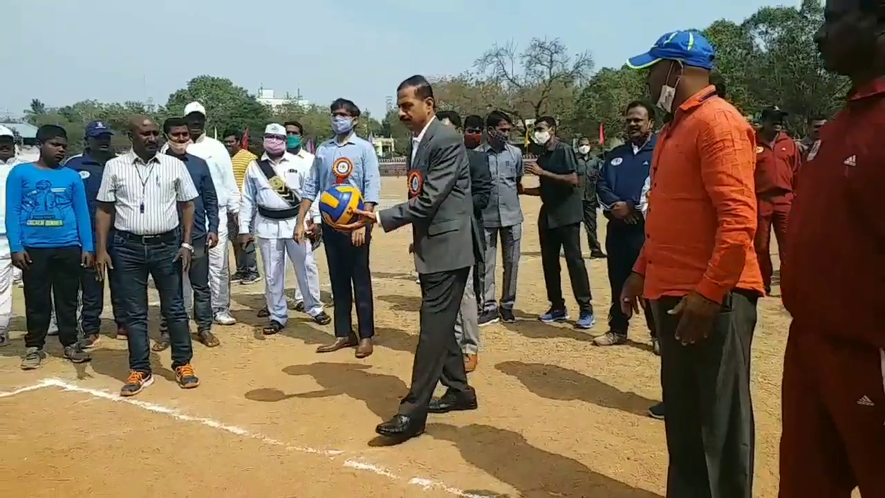 Collector Shashanka launches police sports meet in Karimnagar district