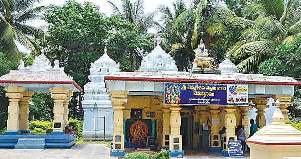 lord chennakesava swamy temple in eluru