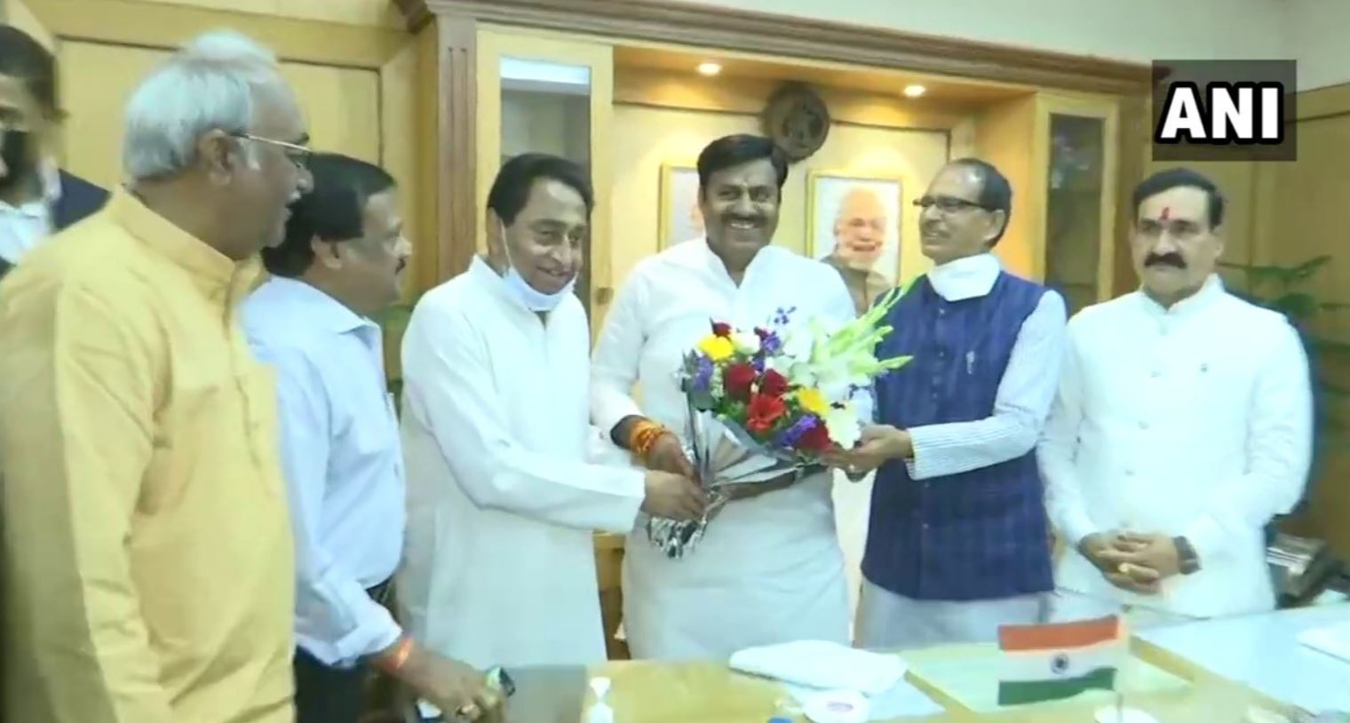 Shivraj Singh Chouhan and Kamal Nath meets Rameshwar Sharma